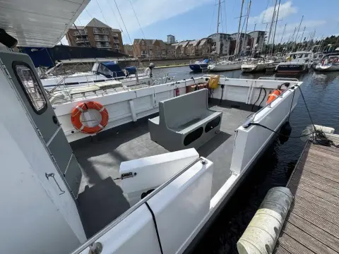 9.5 Catamaran — photo 5 of 21