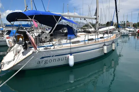 Bavaria 40 — photo 5 of 42