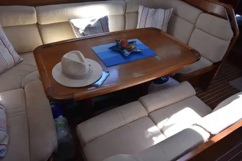 Bavaria 40 — photo 4 of 42