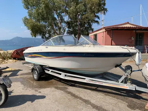 Bayliner 185 Bowrider — photo 2 of 4