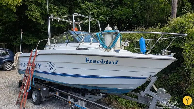 Bayliner Trophy 2102 For Sale - Yachts Co Milford Marina - Boat sales in Pembrokeshire - SA73 3AY - 01646 278270 / 07709 095683