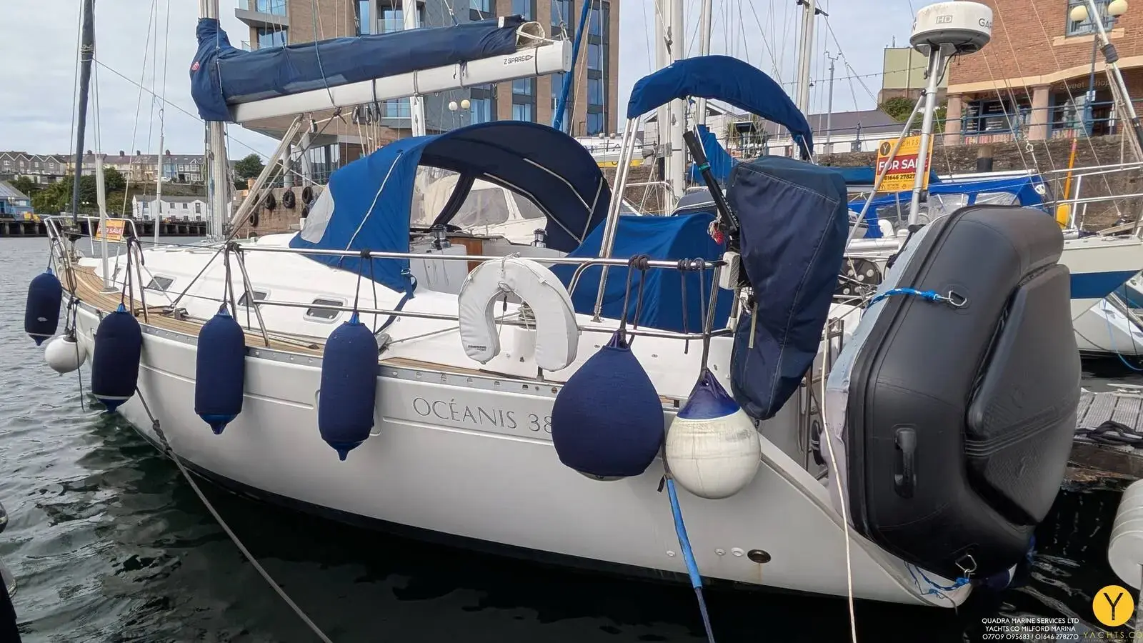 Beneteau Oceanis Clipper 381 - Yachts Co Milford Marina - Boat Sales in Pembrokeshire - 01646 278270 WhatsApp - 07709 095683 / email: milford@yachts.co