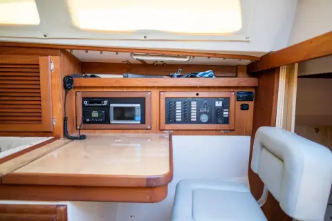 Catalina 36 — photo 4 of 22