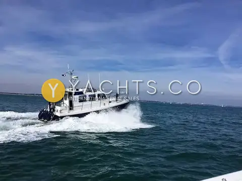 Cygnus Marine Cygnus Cyclone 26 Patrol Mk III: underway at speed in open water, white wake off the dark blue hull