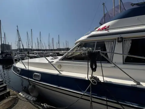 Fairline 36 Sedan — photo 2 of 34