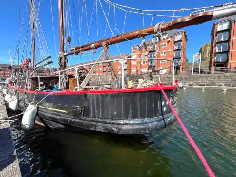 Gaff-Rigged Schooner — photo 4 of 57