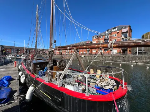 Gaff-Rigged Schooner — photo 5 of 57