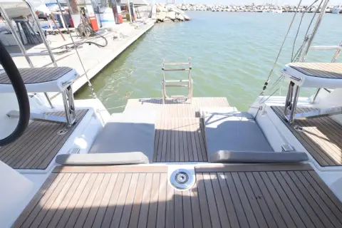 Jeanneau 51 — photo 3 of 50