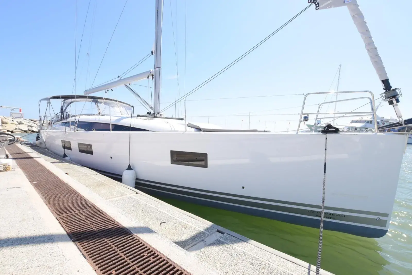 Jeanneau 51 for sale