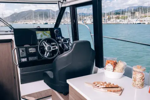 Jeanneau Merry Fisher 1095 Coupe S2 — photo 5 of 21