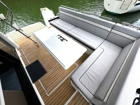 Jeanneau Merry Fisher 1295 Fly — photo 4 of 41
