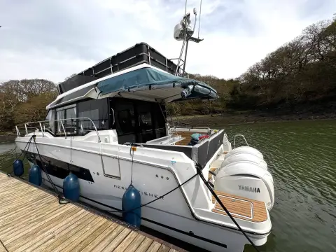 Jeanneau Merry Fisher 1295 Fly — photo 2 of 41