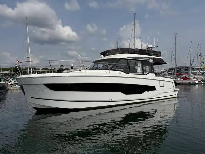 Jeanneau Merry Fisher 1295 Fly for sale