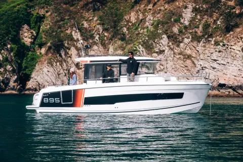 Jeanneau Merry Fisher 895 Sport Series 2 — photo 4 of 41