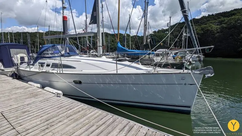 2003 Jeanneau Sun Odyssey 32 Fin Keel - Yachts.Co Milford Haven - Leading Yacht Sales in Pembrokeshire. 01646 278270.