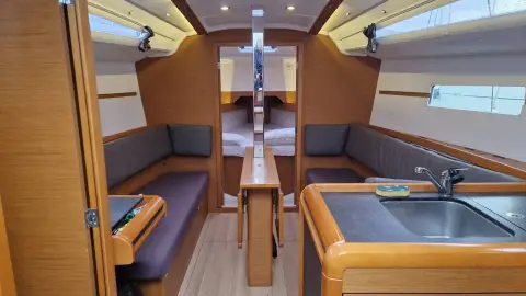 Jeanneau Sun Odyssey 349 — photo 2 of 59