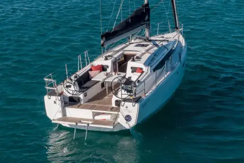 Jeanneau Sun Odyssey 380 — photo 4 of 8