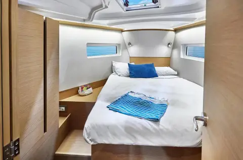Jeanneau Sun Odyssey 380 — photo 3 of 8