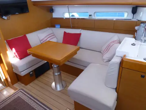Jeanneau Sun Odyssey 41DS — photo 5 of 55