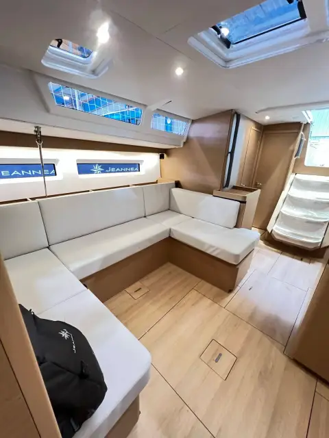 Jeanneau Sun Odyssey 490 — photo 2 of 24