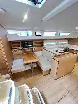Jeanneau Sun Odyssey 490 — photo 5 of 13