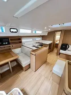 Jeanneau Sun Odyssey 490 — photo 4 of 13