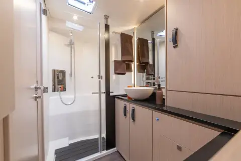 Jeanneau Yacht 55 — photo 5 of 32