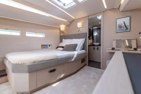 Jeanneau Yacht 55 — photo 3 of 32