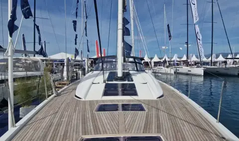 Jeanneau Yachts 65 — photo 5 of 75