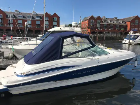 Maxum 2400 — photo 2 of 14