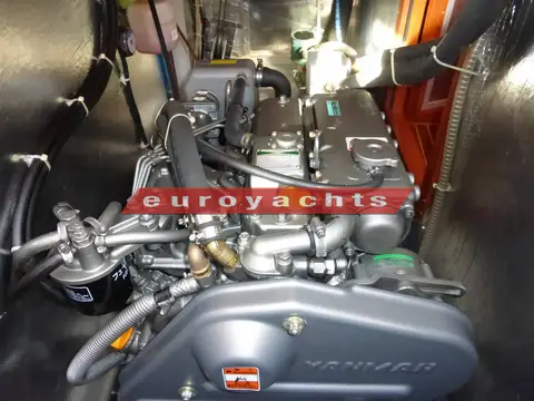 Najad 380: engine bay showing the diesel engine with insulated compartment walls