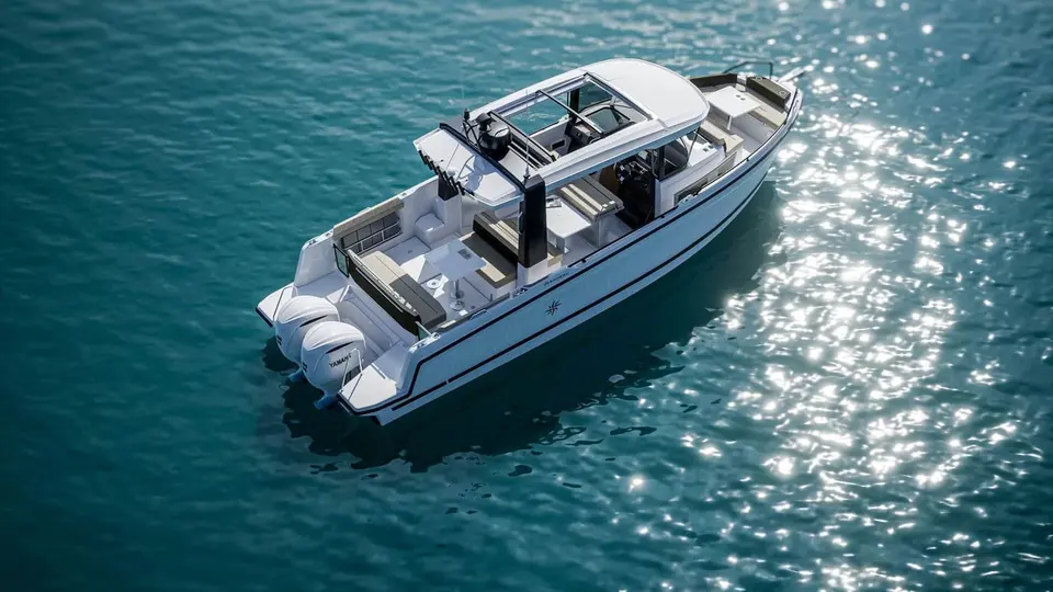 The Jeanneau EX 34 Hardtop