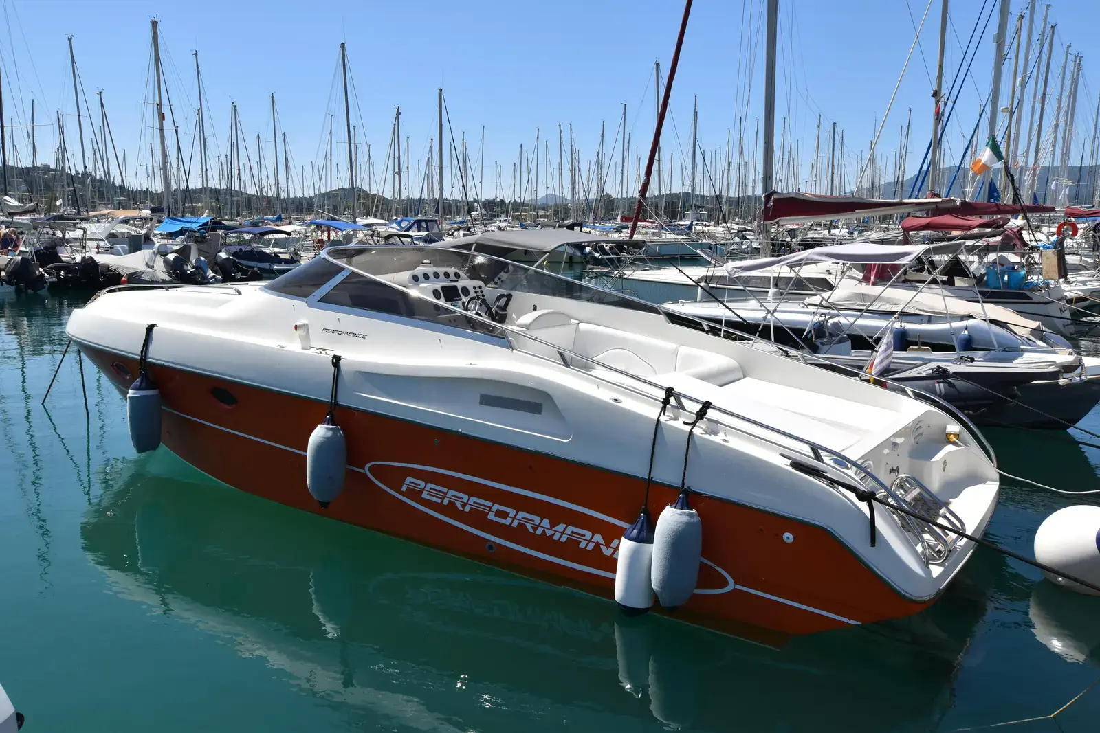 Performance Cruising 907 for sale