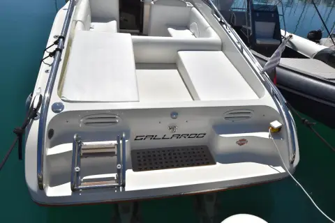 Performance Cruising 907 — photo 4 of 29
