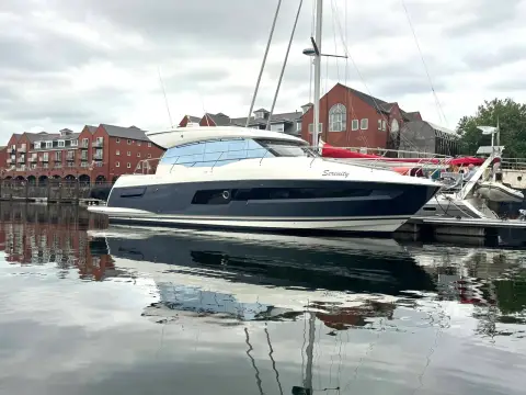 Prestige 460 S — photo 4 of 50