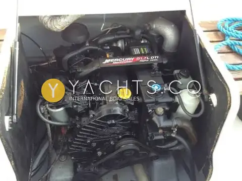 Quicksilver 630 SD *diesel*: engine bay with hatch raised showing the Mercury MerCruiser D1.7L DTI diesel engine