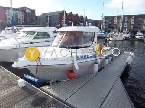 Quicksilver 640 Pilothouse: port bow view alongside pontoon with lifebuoy on the wheelhouse side and fenders out
