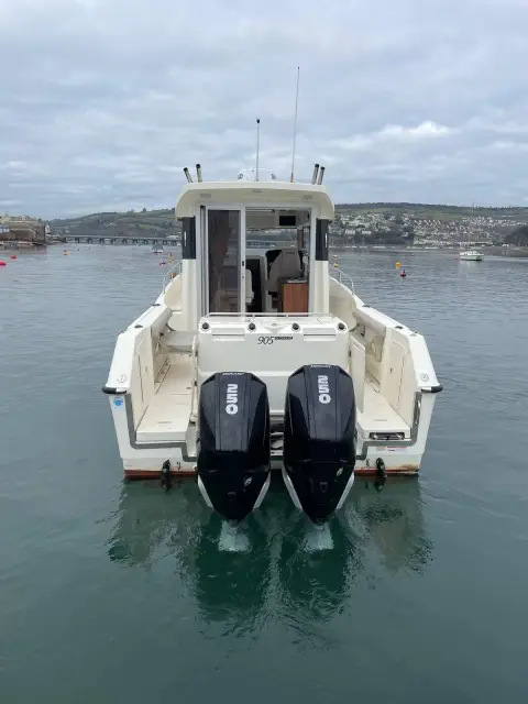 Quicksilver 905 Pilothouse — photo 3 of 21