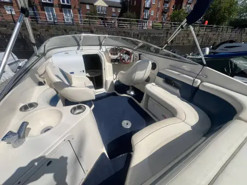 Rinker 232 Captiva — photo 5 of 24