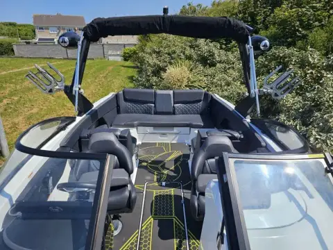 Scarab 255 ID Wake Edition — photo 3 of 25