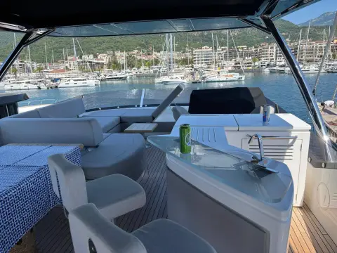 Sunseeker 76 Yacht — photo 2 of 23