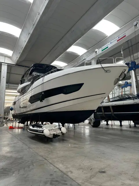 Sunseeker 76 Yacht — photo 3 of 23